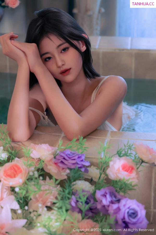  [XiuRen]高清写真图 2025.02.21 No.9920 小橘子orange 薄透连衣裙第39张图片